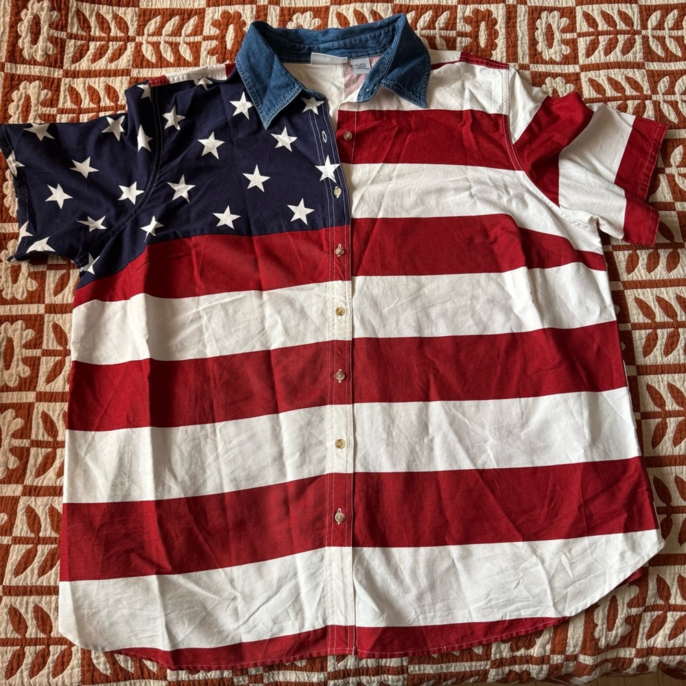 Patriotic Stars and Stripes Button Up Shirt (Capistrano)